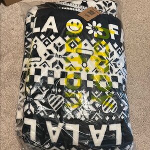 Pink by Victoria’s Secret Sherpa blanket